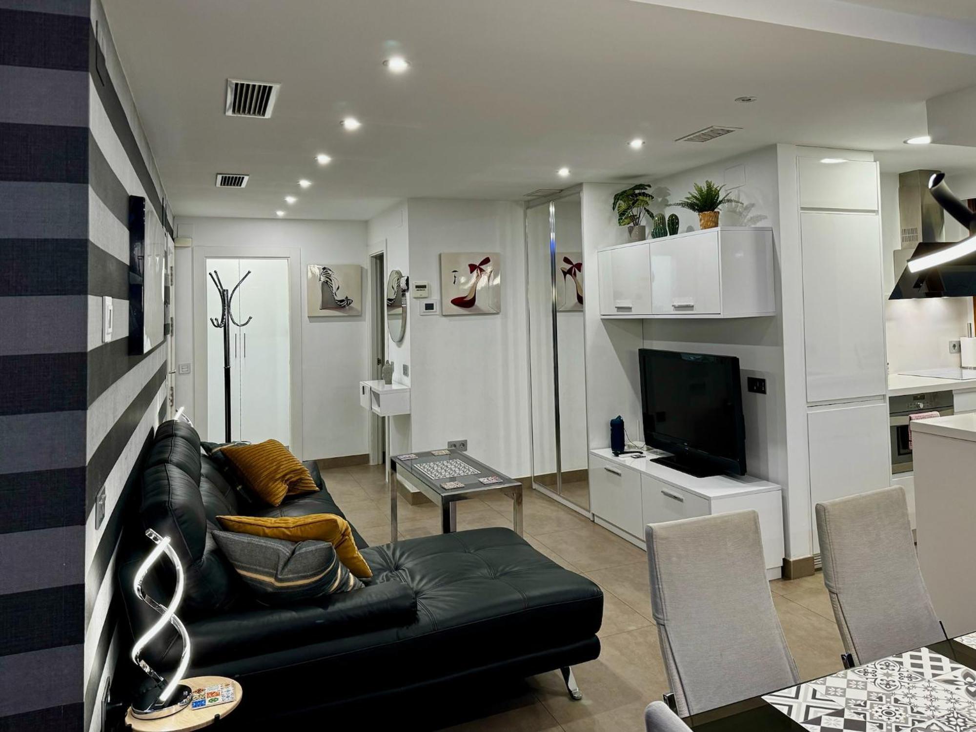 Modern Apartment In La Nogalera 托雷莫利诺斯 外观 照片