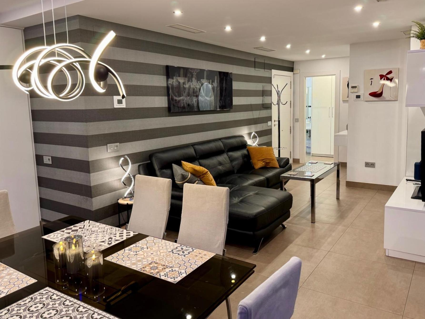 Modern Apartment In La Nogalera 托雷莫利诺斯 外观 照片